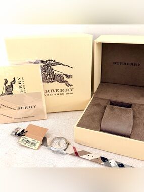 BURBERRY NWT BU9212 Swiss Watch Check Strap Full Set $495
